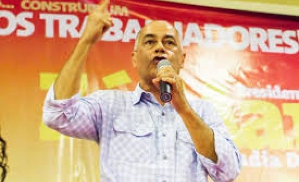 O candidato  presidncia Z Maria, do PSTU, votou em Belo Horizonte 