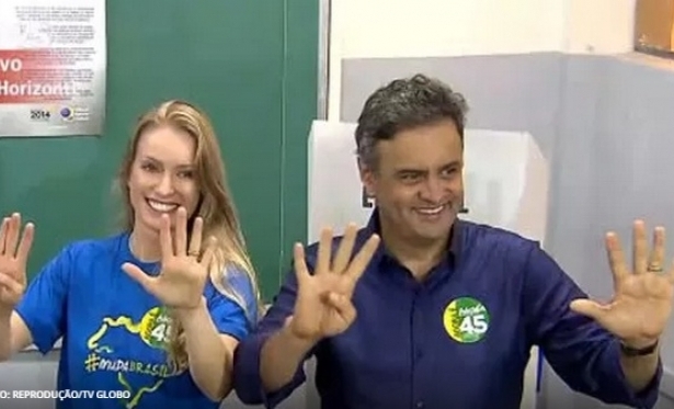 Acio Neves vota em Belo Horizonte 