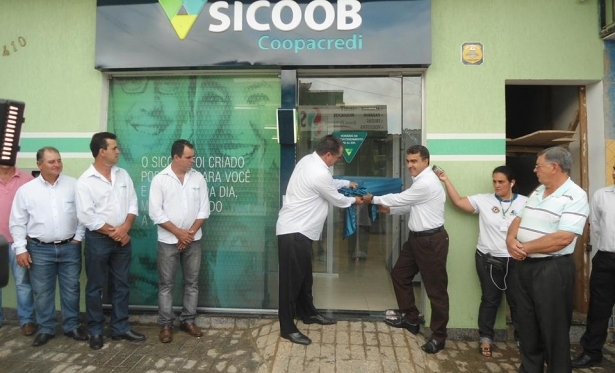 Inaugurao Sicoob Coopacredi em So Joo da Serra Negra 